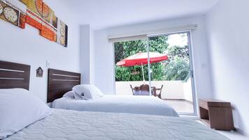 ํธ์๋ฃธ, ๋ฐ์ฝ๋ | 1 ๊ฐ์ ์นจ์ค, ์ฑ
์, ๋
ธํธ๋ถ ์์
 ๊ณต๊ฐ, ๋ฌด๋ฃ WiFi