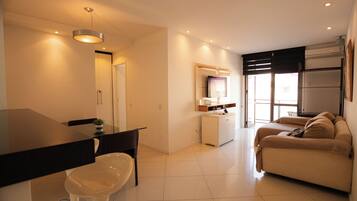 Basic Apartment | Living area