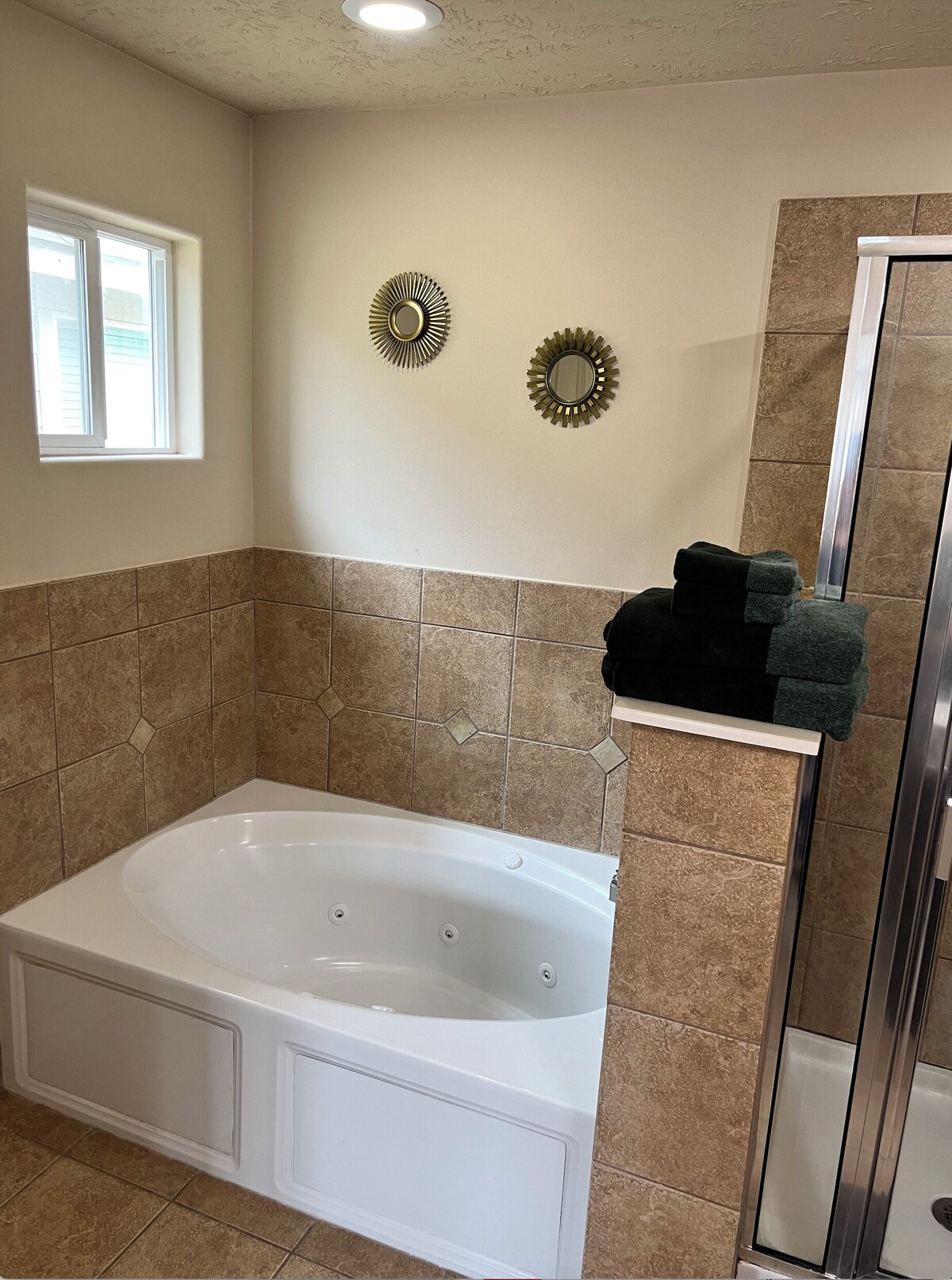 Photo 17 of Cheerful 3-Bedroom Home With Back Yard and Garage in Houston
