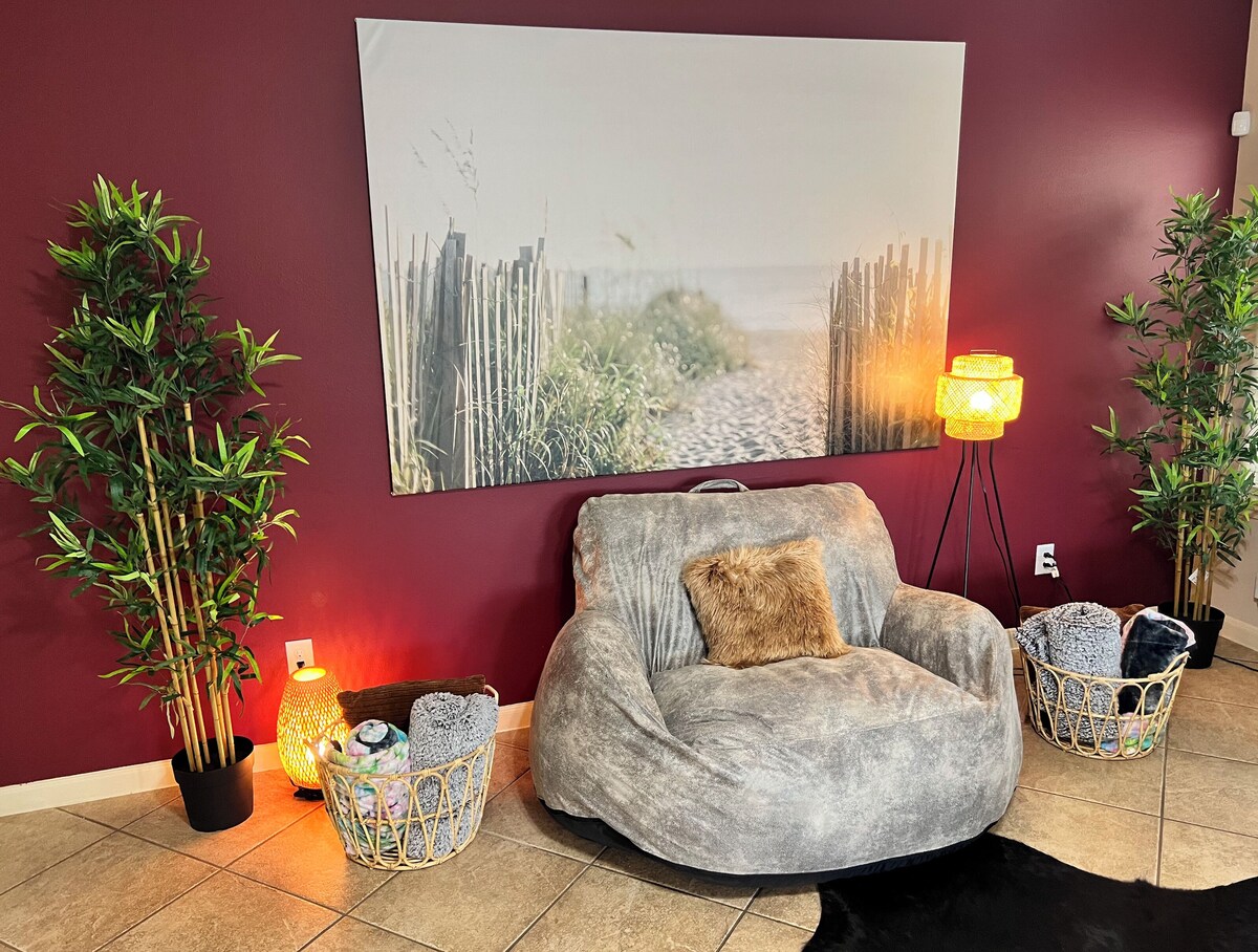 Photo 39 of Cheerful 3-Bedroom Home With Back Yard and Garage in Houston