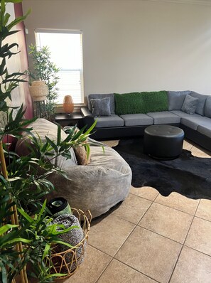 Smart-tv och eldstad