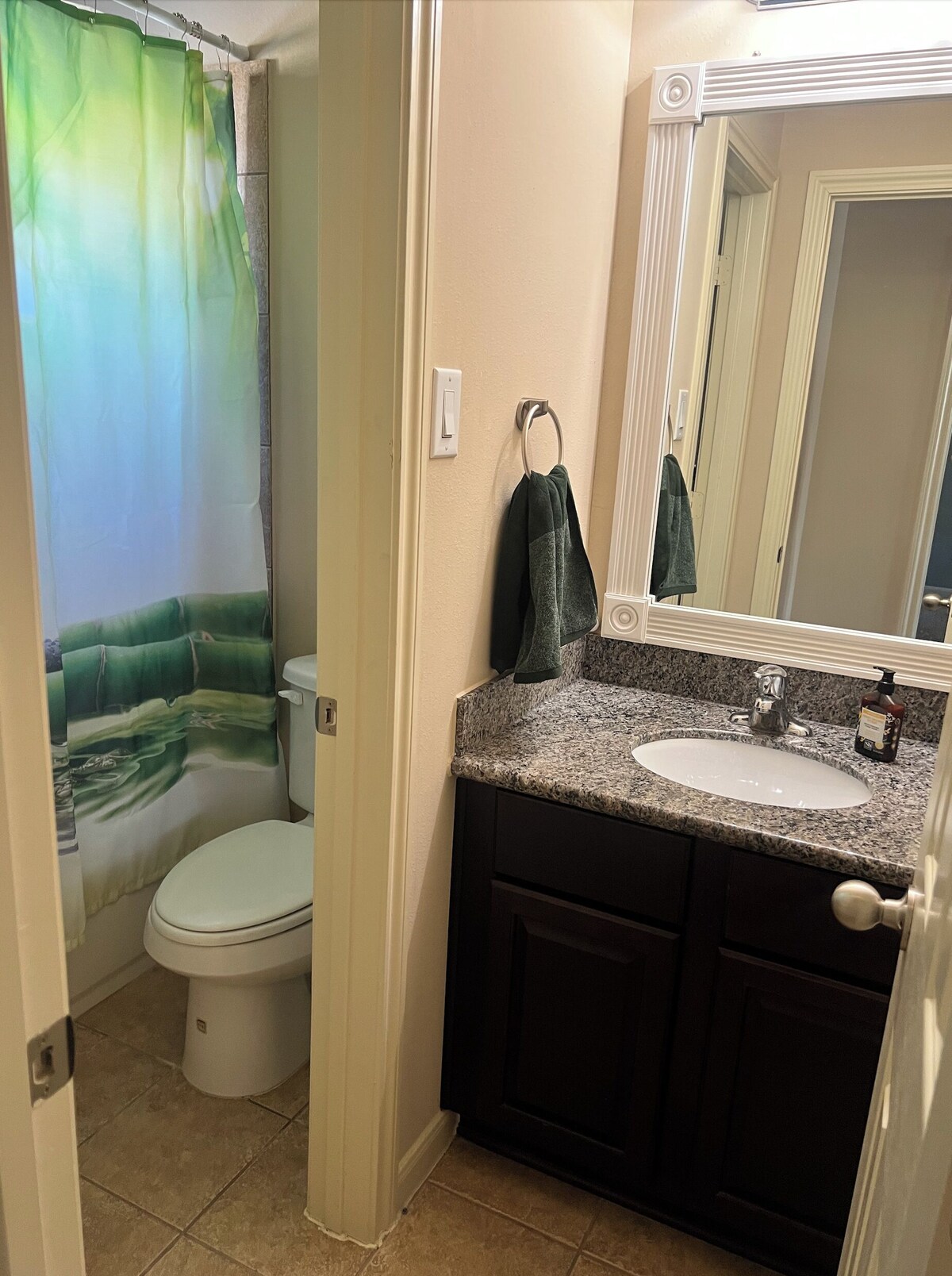 Photo 26 of Cheerful 3-Bedroom Home With Back Yard and Garage in Houston