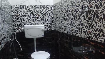 Classic Double Room | Bathroom