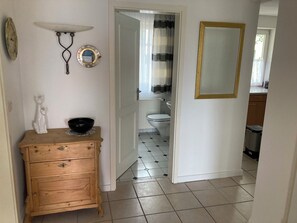 Hair dryer, soap, toilet paper - 60sqm vacation apartment for 2 people in the Baltic seaside resort of Rerik (Rerik)