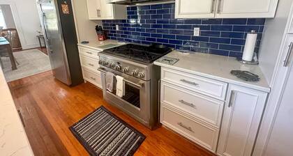 Villa Soaking Tub Private Backyard Downtown