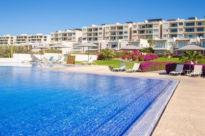 Beautiful 3-bedroom w/ Sunset, BBQ, Rooftop in the heart of Cabo San Lucas!