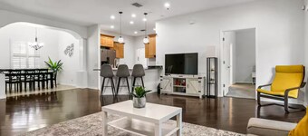 Charming 4-bedroom house with WiFi, AC in delightful Clearwater