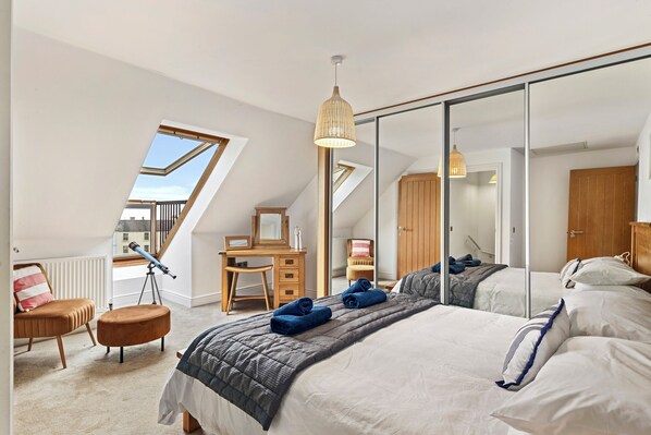 5 Schlafzimmer, Bügeleisen/Bügelbrett, Reisekinderbett, kostenloses WLAN