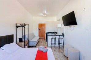 Basic Apartment | 1 bedroom, free WiFi, bed sheets