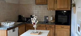 Domaine du Plan Del Poux – Rural Holiday Home for 8 People with Mountain View and Terrace