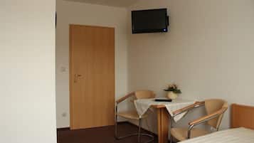 HabitaciĂłn estĂĄndar con 2 camas individuales | Wifi gratis y ropa de cama