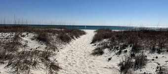 Ben's Beach Bungalow: A Pet-friendly, Designer Cottage Steps from the Beach