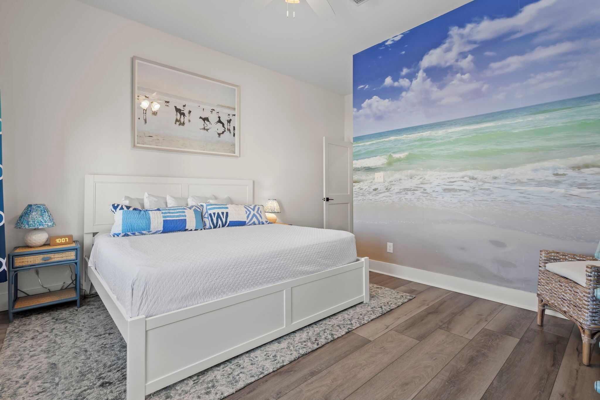 2 camere, una scrivania, ferro/asse da stiro, culla da viaggio