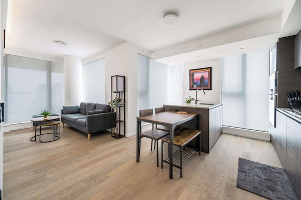 Familienapartment, 2 Schlafzimmer | Wohnbereich