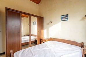 2 quartos, ferros/tábuas de passar roupa, Wi-Fi