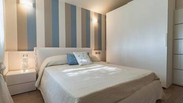 3 bedrooms, iron/ironing board, Internet, bed sheets