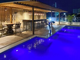 Bar à beira da piscina