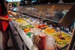 Petit déjeuner continental compris tous les jours