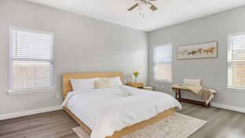 3 bedrooms, desk, iron/ironing board, WiFi