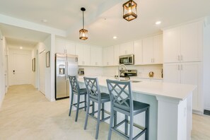 Fridge, microwave, oven, stovetop - Ibis Landing Golf Club On-Site: Condo w/ Porch! (Lehigh Acres)