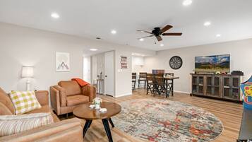 TV connectée, cheminée, jeux vidéo