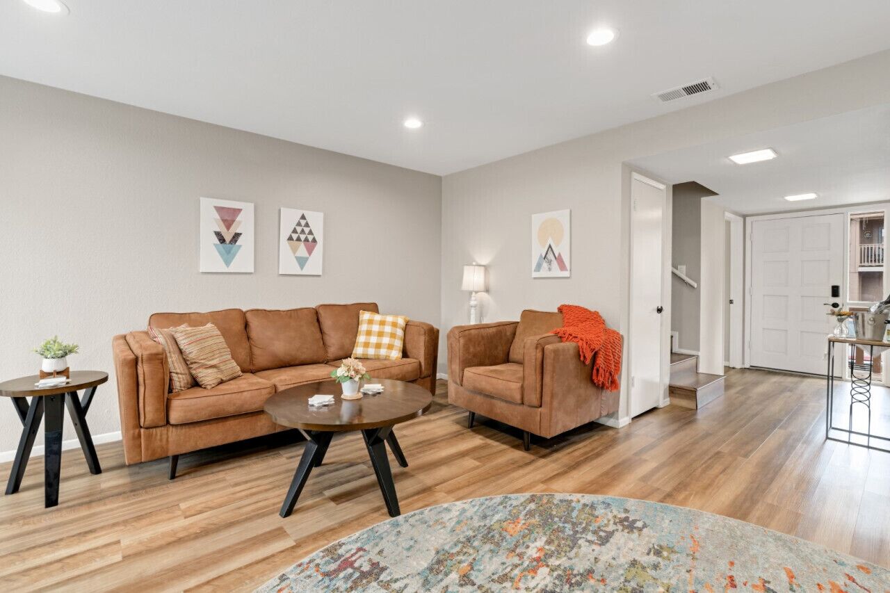 智能電視、壁爐、電子遊戲