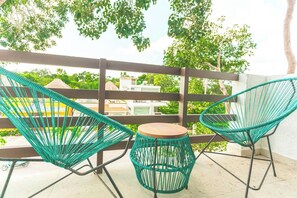 Terrace/patio - 2-bedroom apartment in enchanting Tulum with WiFi, AC (Tulum)