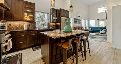 Beautiful apartments with fireplace, partial ocean views, washer/dryer, grill