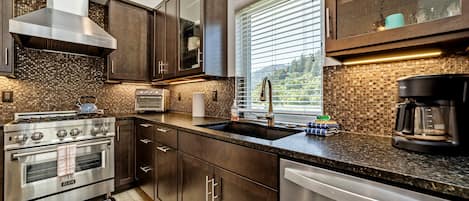 Fridge, microwave, oven, stovetop