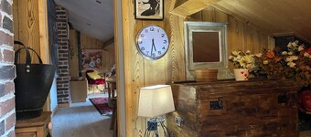 8-bed 2-bathroom apartment in the heart of the village 