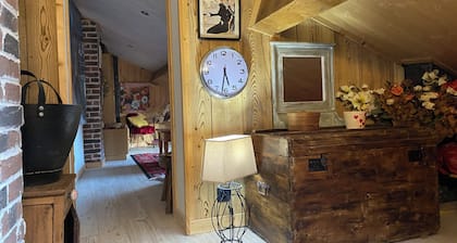 8-bed 2-bathroom apartment in the heart of the village