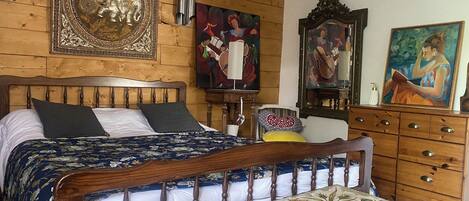 4 bedrooms, iron/ironing board, travel cot