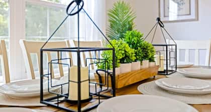 Spacious Pet Friendly 5-bedroom house in charming Indianapolis with WiFi, AC