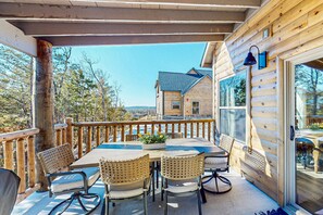 Outdoor dining - Newly built home w/ fireplace, big patio, arcade games, indoor & outdoor pools (Branson)