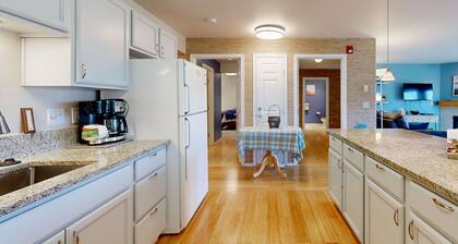 Oceanfront Condo with stunning views, WIFI, W/D, fireplace, & great location