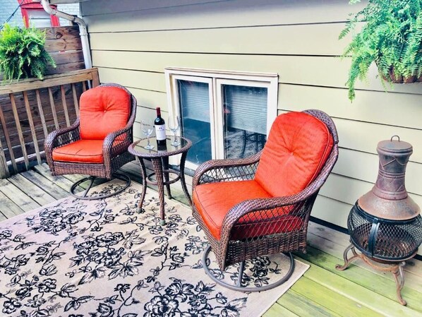 Terrace/patio - One Bedroom Apartment Overlooking Main Street with One Designated Parking Spot (Galena)