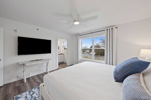 3 bedrooms, desk, iron/ironing board, free WiFi