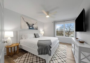 9 bedrooms, desk, iron/ironing board, travel cot