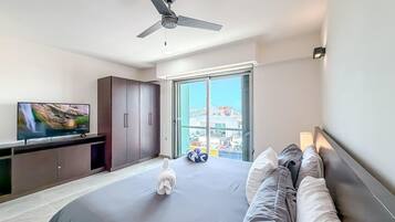 2 chambres, fer et planche à repasser, Wi-Fi gratuit, draps fournis