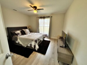4 chambres, fer et planche à repasser, Wi-Fi gratuit, draps fournis