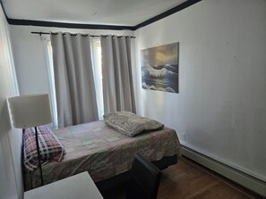 3 bedrooms, bed sheets