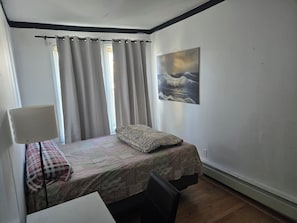 3 bedrooms, bed sheets