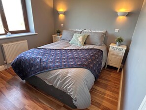 4 bedrooms, WiFi, bed sheets