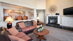Living area - WorldMark Arrow Point - 3 Bedroom Accessible (Harrison)