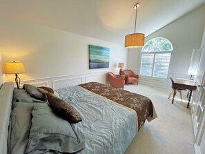 8 habitaciones, tabla de planchar con plancha, cuna de viaje y wifi