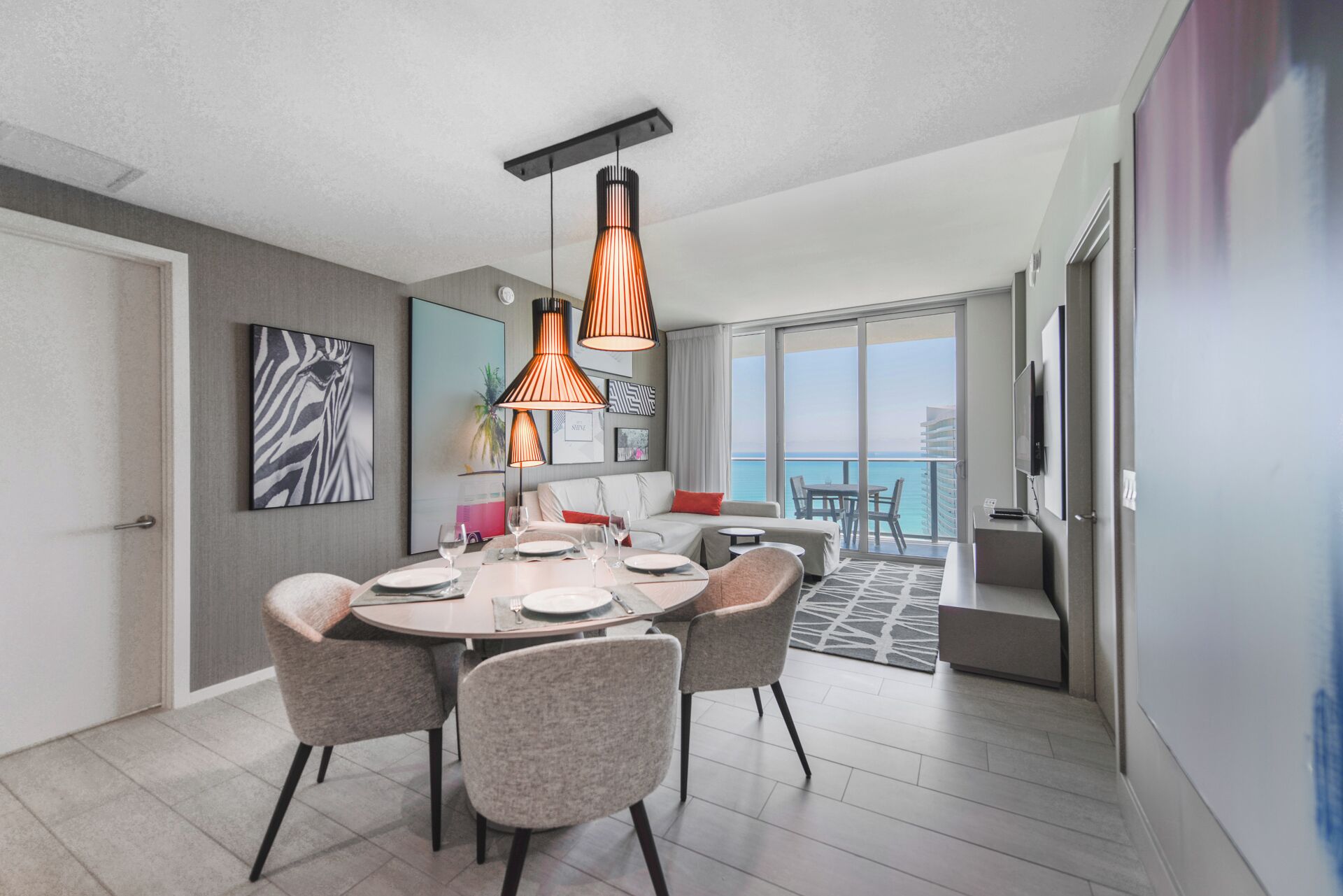 Deluxe Condo, Balcony, Beach View | In-room dining
