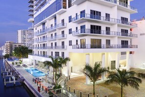 Exterior - 40th-Floor Gem Top Views & Amenities (Hollywood)