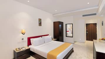 Grand Double or Twin Room | Desk, laptop workspace, free WiFi, bed sheets