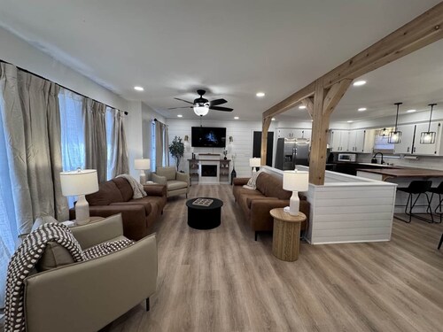 This house is a 5 bedroom(s), 3 bathrooms, located in Maize, KS.