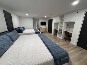 5 bedrooms, desk, iron/ironing board, travel crib